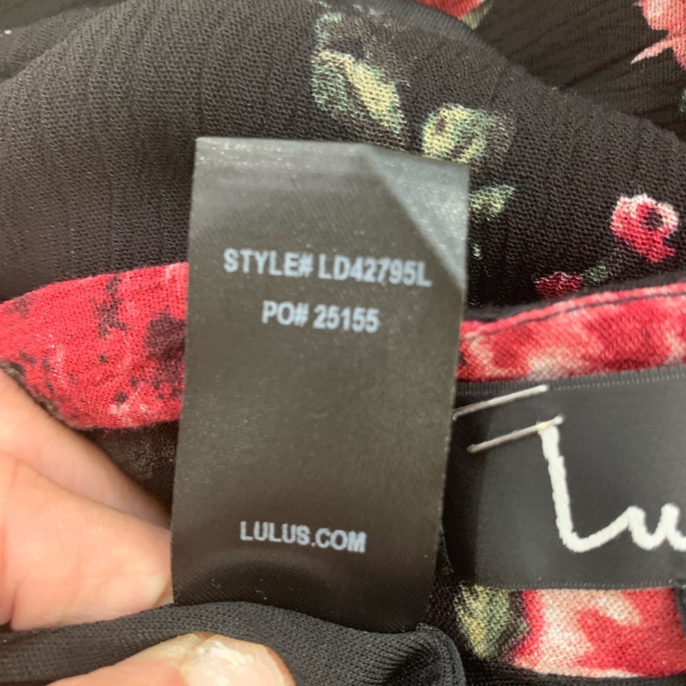 Lulu’s Black Floral Print Shift Dress - Picture 8 of 8
